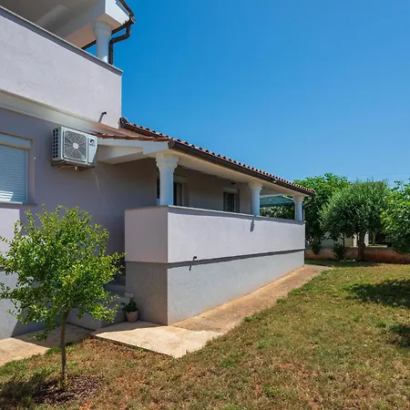 2 Bedroom Awesome In Valbandom Lejlighed *